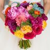 Convite de casamento madeira com floral nossas flores
